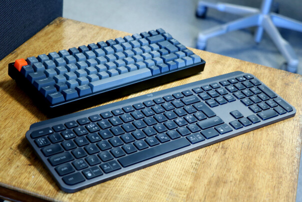 Det går tregere å skrive på Keychron K2 enn Logitech MX Keys. 📸: Ole Petter Baugerød Stokke