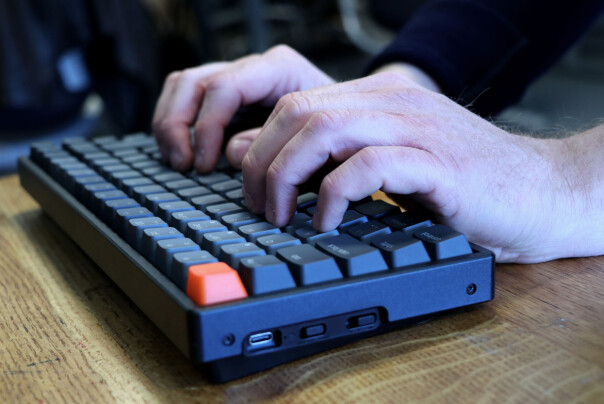 Det største problemet med Keychron K2 er at det ikke er spesielt godt å skrive på. 📸: Ole Petter Baugerød Stokke