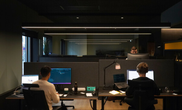 Utviklerne i Nettbureau satser blant annet på Node, Express, AWS og Joomla. 📸: Nettbureau