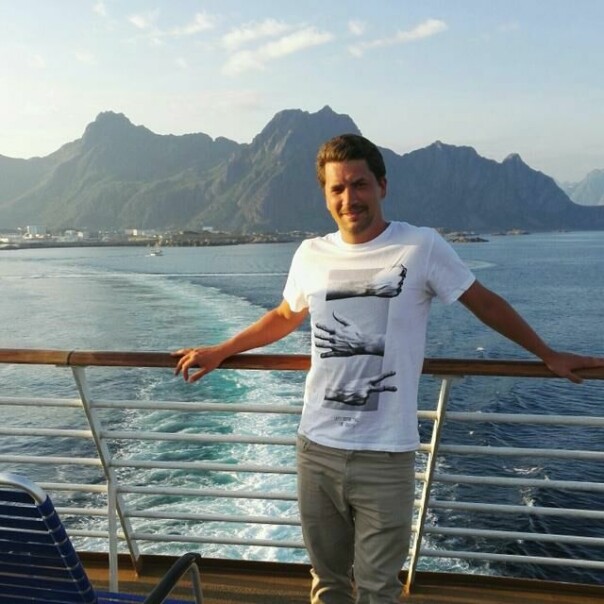 Thomas Johansen Kvæl er 36 år gammel og opprinnelig fra Nord-Norge, men oppvokst i Oslo og på Gran Canaria. 📸: Privat.