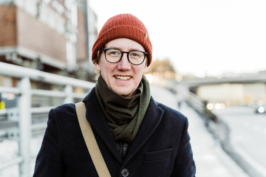 Steffen Pøhner Henriksen jobber med devops hos Geodata, og svarer på alle våre spørsmål om driften av tjenestene deres. 📸: Geodata