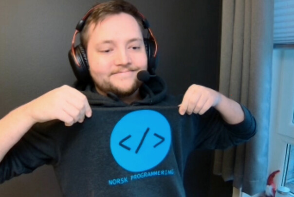 Grunnleggeren av Norsk Programmering Magnus Dahl Pettersen har vurdert å selge merch, men foreløpig har det blitt med denne ene genseren.