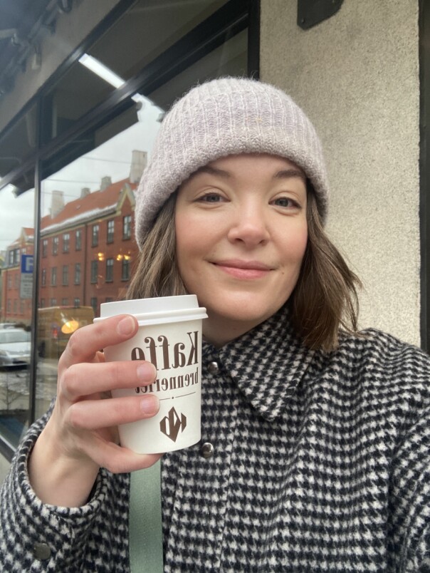 - Vi har fast standup rett før lunsj hver dag, men utover det (og en luftetur til nærmeste kaffebar) er arbeidsdagene mine ganske varierte, forteller Trine Færaas. 📸: Privat