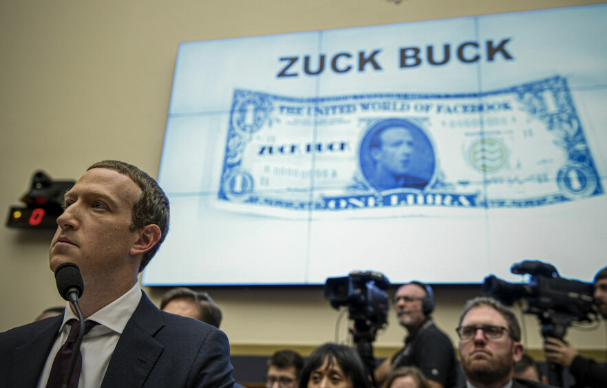 Resultatet på 10,3 milliarder dollar i fjerde kvartal 2021 var nesten 1 milliard dollar lavere enn i samme periode året før. Her redegjør Meta-sjef Mark Zuckerberg om selskapets - nå solgte - kryptovaluta Libra for den amerikanske kongressen . 📸: AP Photo / Susan Walsh / NTB