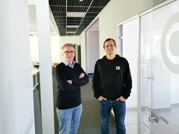 Øystein Skjesol, daglig leder i Caddiesoft (t. v) og Vladislav Kuznetsov, Head of development. 📸: Caddiesoft