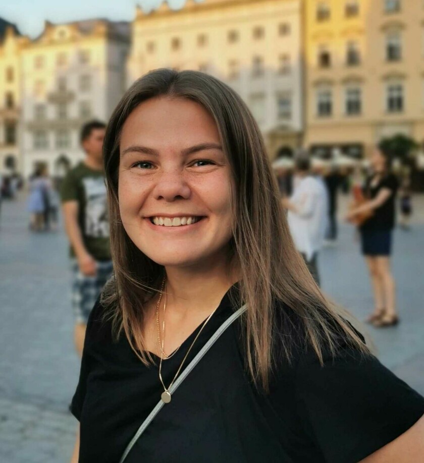 Sandra Skarshaug har 2,5 år erfaring som utvikler, og håper det er greit å ikke kunne alt allerede. 📸: Privat