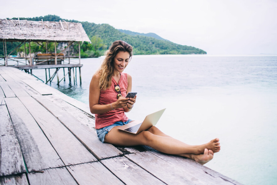 Dersom man bosetter seg i et annet land, vil man normalt ikke ha rett på ytelser fra folketrygden fordi man ikke lenger er medlem, forklarer Hanne Skåle Thowsen. 📸: GaudiLab / Shutterstock / NTB