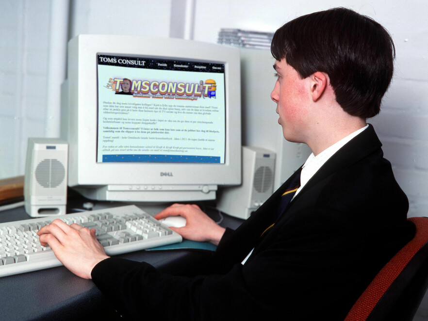 Vi har fått dette promobildet av Tom, som visstnok skal vise at Tomsconsult er et selskap for de unge og fremadstormende utviklerne i Porsgrunn. 📸: Tomsconsult / NTB
