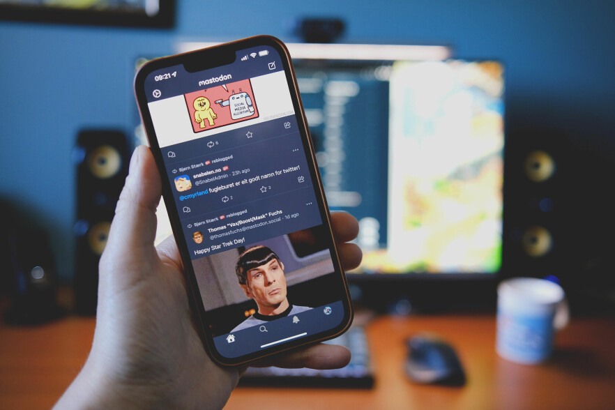 Mastodon er ett av de sosiale mediene som opplever vekst etter at Elon Musk kjøpte Twitter. Men langt fra alle utviklere rømmer over til konkurrentene. 📸: Ole Petter Baugerød Stokke