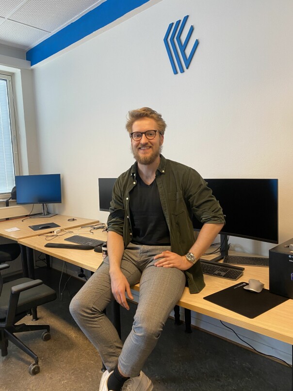 Kode24 møter Harald Tryti Rieber i Enernites lokaler ved NTNUs Entreprenørskole i Trondheim. 📸: Erik Peralta Løvaas