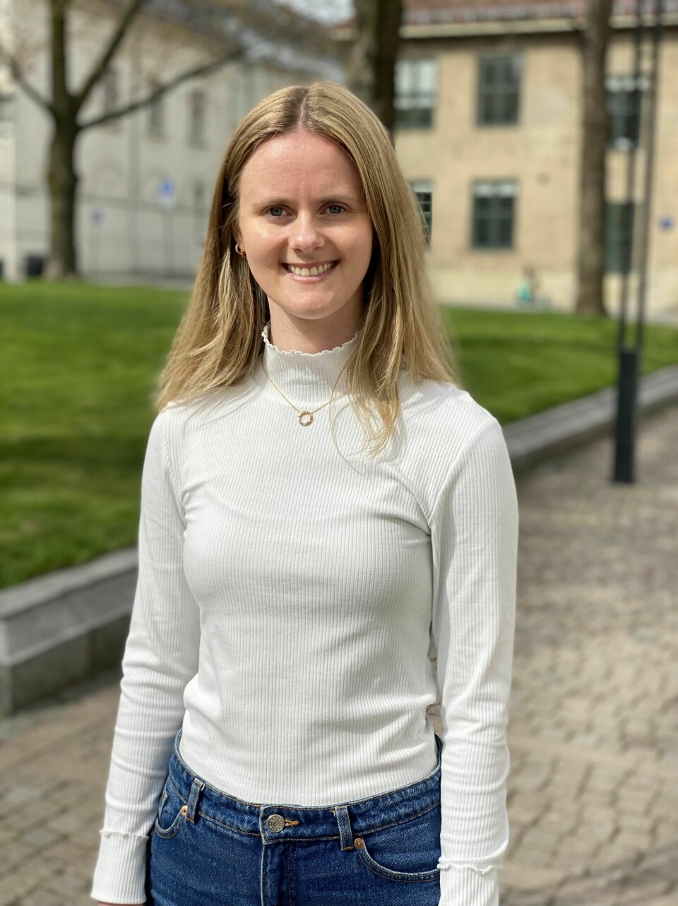 28 år gamle Frida Schmidt-Hanssen starter i ny jobb som backend-utvikler hos Tise.