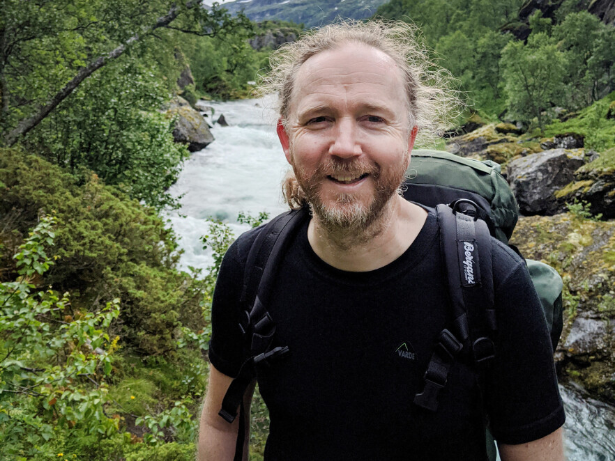 - Når det gjelder lekkasjen hos Norkart, er det opplagt at å be 3,5 millioner mennesker om å logge inn på fire forskjellige nettsteder for å sperre for kredittsjekk er helt meningsløst. Det legger ansvaret på hver enkelt for noe som de ikke kan ha kontroll over, skriver Martin Larsson. 📸: Privat
