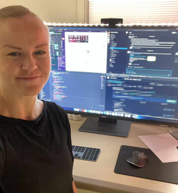 Nora Gjøen-Gjøsæter jobber mye med blant annet programmering i Python og R. 📸: Privat
