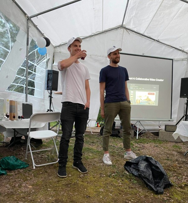 Lars Vågenes og Lars Karbø på en lanseringsfest for prosjektet Personate AI. 📸: Privat
