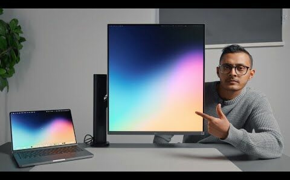 The most ABSURD monitor I've tried | LG DualUp