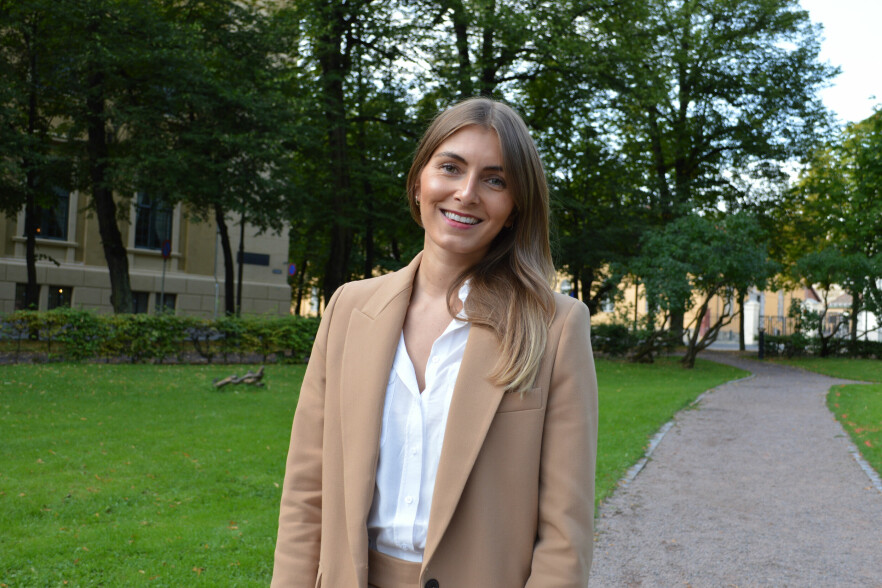 30 år gamle Carina Eikaas er nyansatt konsulent hos konsulentselskapet Glitni.