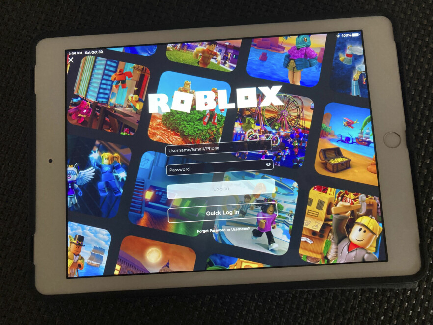 En hacker har lagt ut på nettet det som ser ut til å være en 'cache' med interne dokumenter, stjålet fra en ansatt som jobber for den populære spillplattformen Roblox.📸: AP Photo/Leon Keith