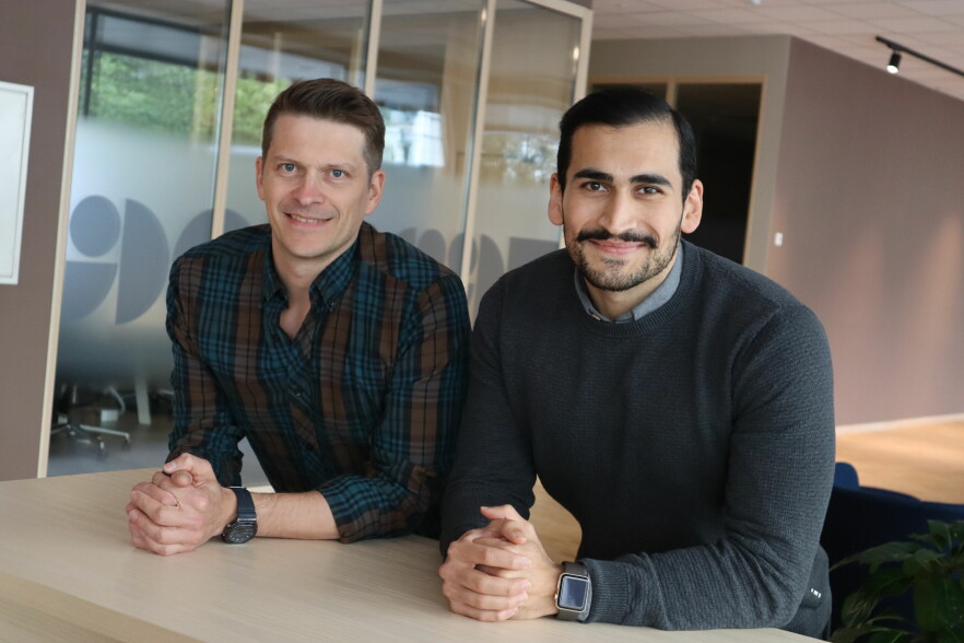 Mattew Greenham og Erhan Sanlioglu har vært med på å utvikle SpareBank 1s nye skyløsning. 📸: Privat