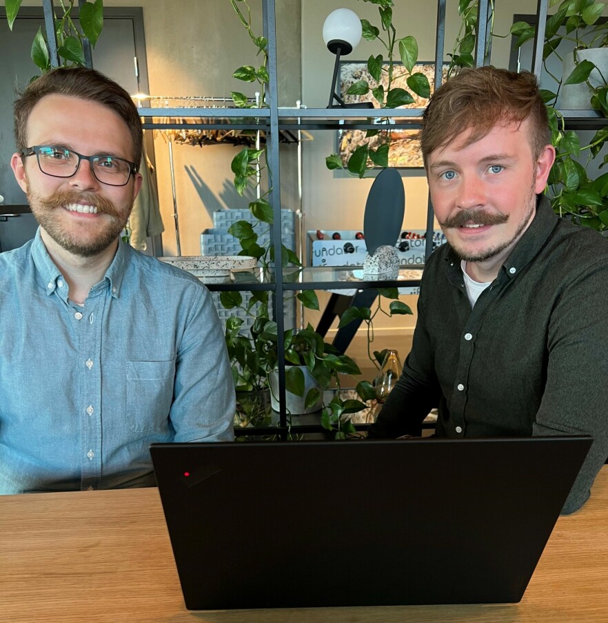- Vi flirte veldig da vi traff hverandre første gang og begge hadde barten. Vi var veldig klare for Trondheim, sier Kristian Kanck, her sammen med Anders Milje.