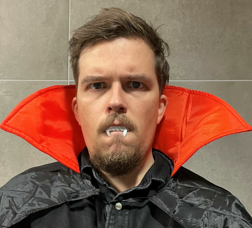 Som en teamleder med Michael Scott som forbilde så jeg derfor mitt snitt til å flytte Halloween-stemning på kontoret til 1. november, srkiver Aleks Gisvold. 📸: Privat