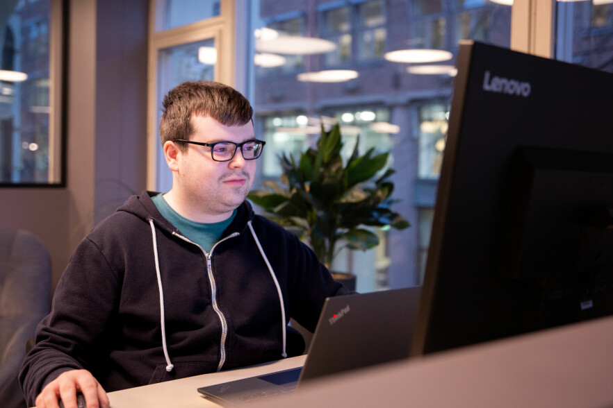 - Det er mye man kan lære, men det som er aller viktigst å vite er at kryptografi er vanskelig, og det er veldig mye som kan gå galt hvis man er uforsiktig, skriver Mats Johan Pedersen, systemutvikler i Kantega. 📸: Kantega