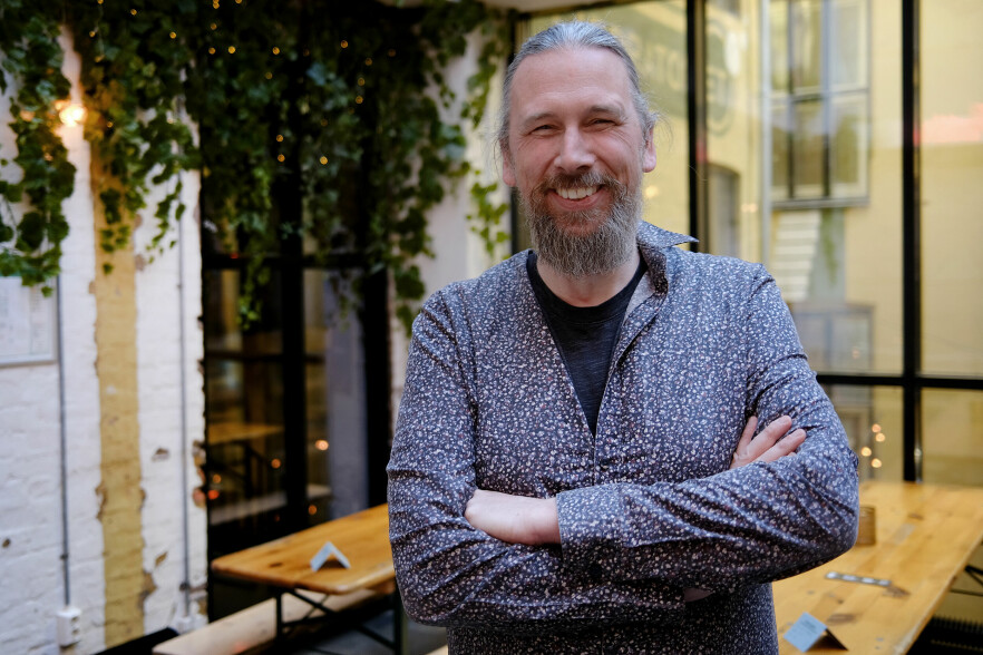 Johannes Brodwall er nysgjerrig på detaljer rundt minnehåndteringen i Rust. Og ble imponert over resultatet da han bestemte seg for å spørre ChatGPT. 📸: Ole Petter Baugerød Stokke