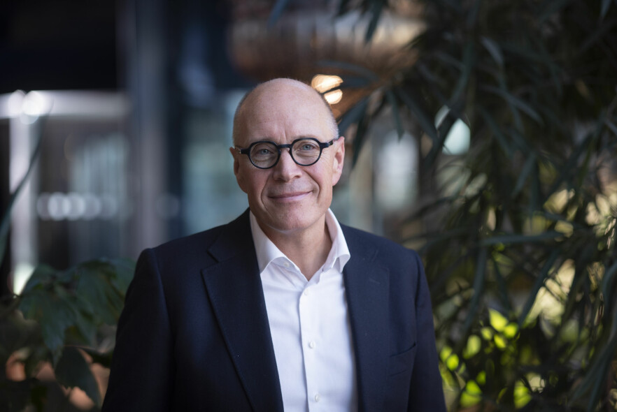 Torbjørn Larsen, IT-direktør i Telenor forteller at selv om selskapet er i en omstillingsfase, skal Telenor fortsatt ha de flinkeste folkene. 📸: Telenor