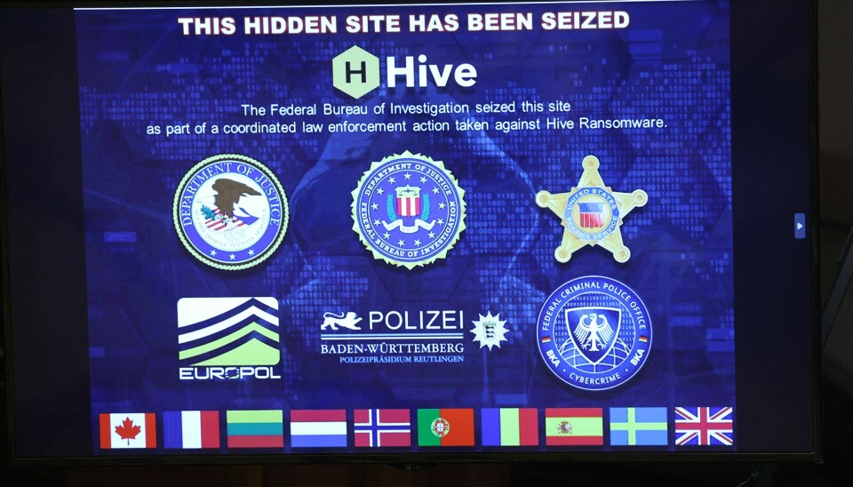 En bilde av en beslaglagt ransomware-nettside ble vist fram på en pressekonferanse hvor den amerikanske statsadvokaten General Merrick Garland fortalte at en internasjonal politiaksjon hadde tatt ned infrastrukturen til hackernettverket Hive. 📸: Kevin Dietsch / GETTY IMAGES NORTH AMERICA / Getty Images via AFP