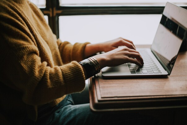 - Når jeg får hyperfokus får jeg gjort utrolig mye, men sliter også med å “skru av” og dra hjem, forteller 'Anne'. Dette er et illustrasjonsfoto. 📸: Christin Hume / Unsplash