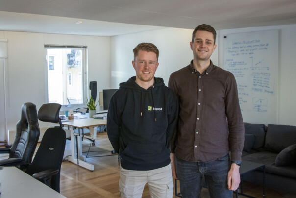 Pål Dahle og Endre Hauge Paulsen i Waved har store planer om å bruke data fra sensorene til å gjøre systemet enda smartere. 📸: Kurt Lekanger