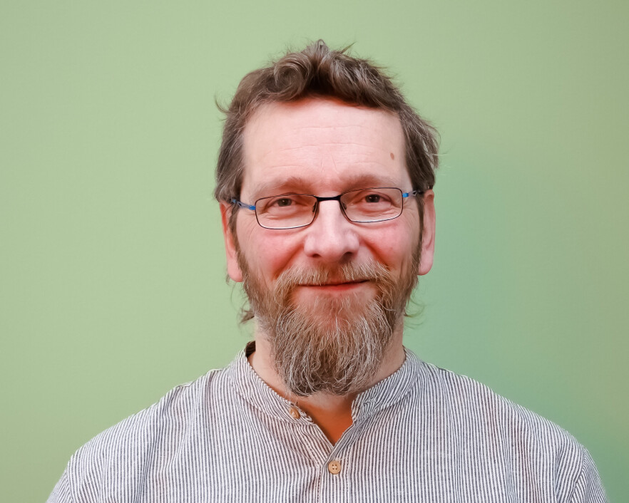 - Jeg trives nok best i backenden av systemene, eller enda bedre mellom forskjellige systemer som skal integreres med hverandre, sier Sören Krum, ny utvikler i Miles.📸: Privat