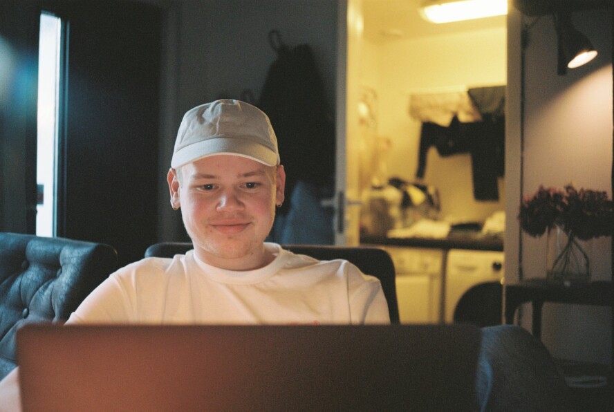 - Egentlig er koding bare et verktøy for å skape, jeg elsker å være kreativ og skape ting, sier Filip Johansen. 📸: Privat