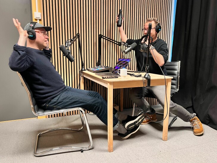 Hvorfor begynte vi å høre på skilpadde-sex i ukas episode av kode24-timen, egentlig? Vi veit ikke helt, for å være ærlig. Det hender vi blacker ut litt. 📸: Ole Petter Baugerød Stokke