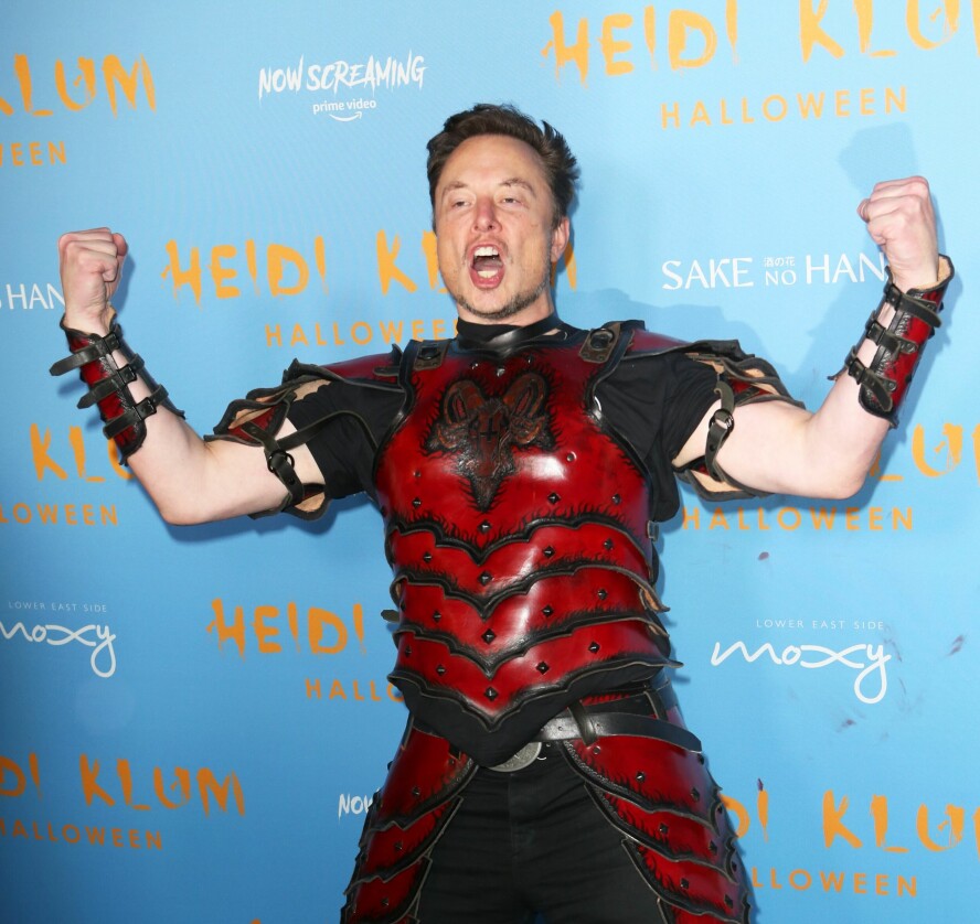 Musk har opprettet tre holdingselskaper i delstaten Delaware med varianter av navnet X. Her: Elon Musk på en fest. 📸: Richie Buxo/Shutterstock