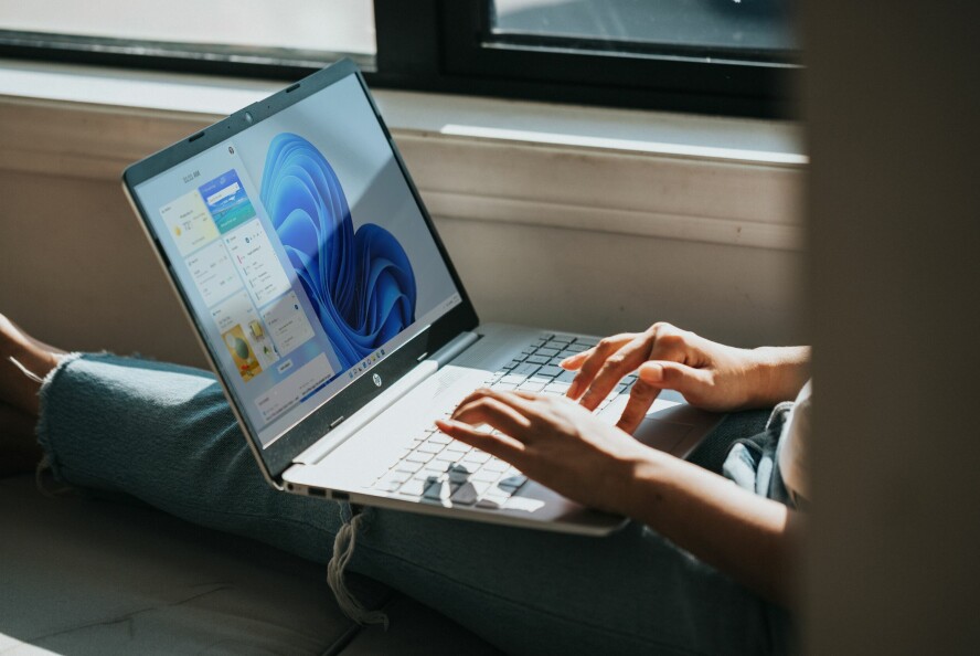 Nå har Microsoft endelig signalisert at de vil legge til native støtte for tar, 7-zip, rar, gz og mange andre arkivfil-formater i Windows 11. 📸: Unsplash