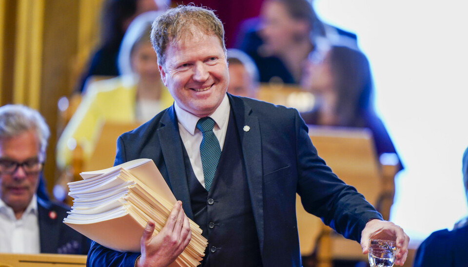 Digitalisering er et middel for å inkludere flere i samfunnet, ikke et mål i seg selv, mener kommunal- og distriktsminister Sigbjørn Gjelsvik (Sp).📸: Terje Pedersen / NTB