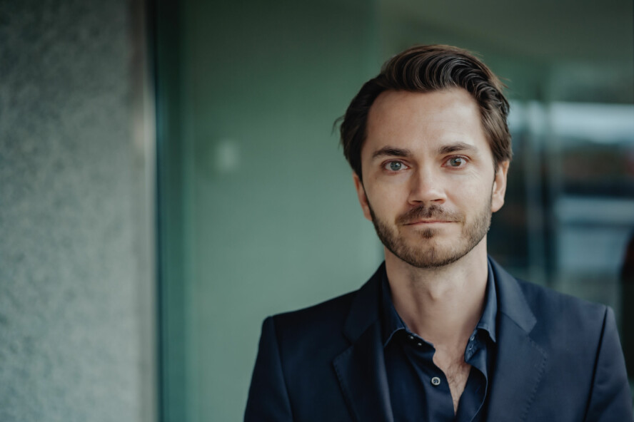 Jo Eikeland Roald, leder for teknologipolitikk, sier det er tegn til pessimisme i IT-bransjen. Men den er samtidig mer optimistisk sammenlignet med andre bransjer. 📸: Ilja C. Hendel