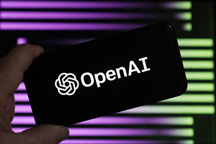 OpenAI står bak den populære språkroboten ChatGPT, som kan brukes til å svare på spørsmål, skrive samtaler eller fullføre en tekst. 📸:AP Photo/Richard Drew
