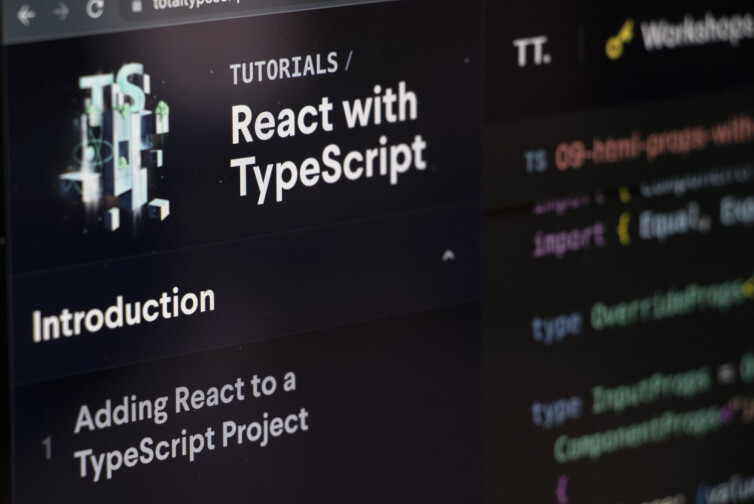 Kurset 'React with TypeScript' anbefales hvis du er usikker på hvordan du typer alt riktig i React. 📸: Kurt Lekanger