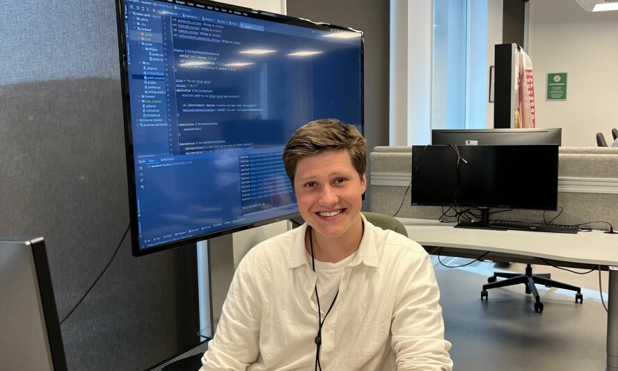 I sommer er Markus Johansen med på å bygge en feilrapporterings-applikasjon for en ny vedtaksløsning for sykepenger.📸: NAV