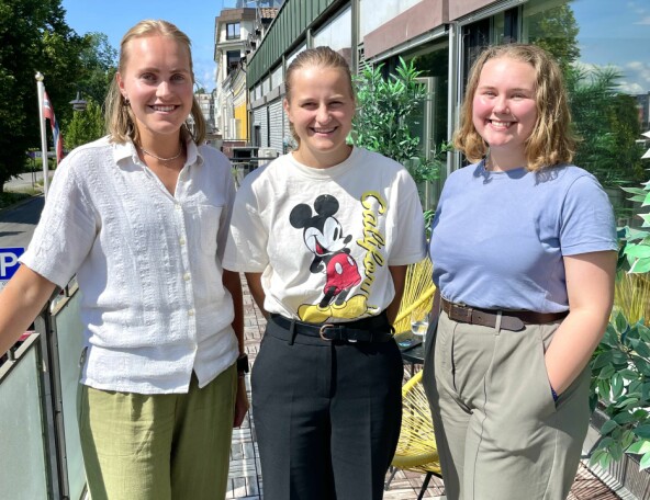 Marit sammen med Nora og Ragnhild, som også er sommerkodere i 321. 📸: Privat