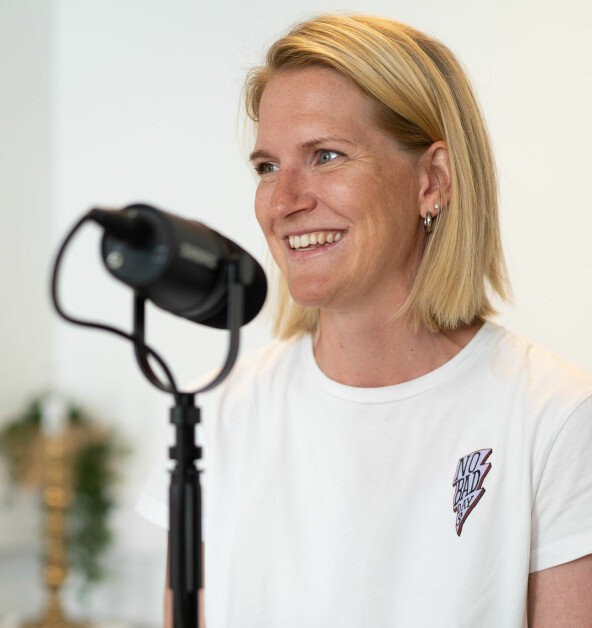 Psykologspesialist Ingri Luthen jobber mye med jobbrelaterte plager, som stress og utbrenthet, og kan ett og annet om å få sove.