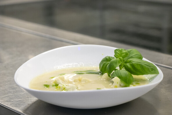 Dagens varmrett var blomkålsuppe. 📸: Kurt Lekanger
