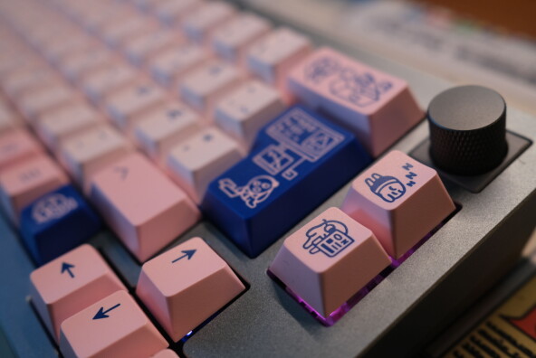 KBDFans Poco-tastehettene mine har søte tegninger og japanske tegn, men også den dyreste delen av tastaturet mitt. 📸: Ole Petter Baugerød Stokke