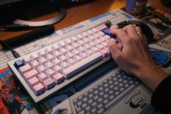 Jeg er rimelig fornøyd med tastaturet mitt. Og smertelig klar over at ingenting varer evig. Spesielt ikke lykke. 📸: Ole Petter Baugerød Stokke