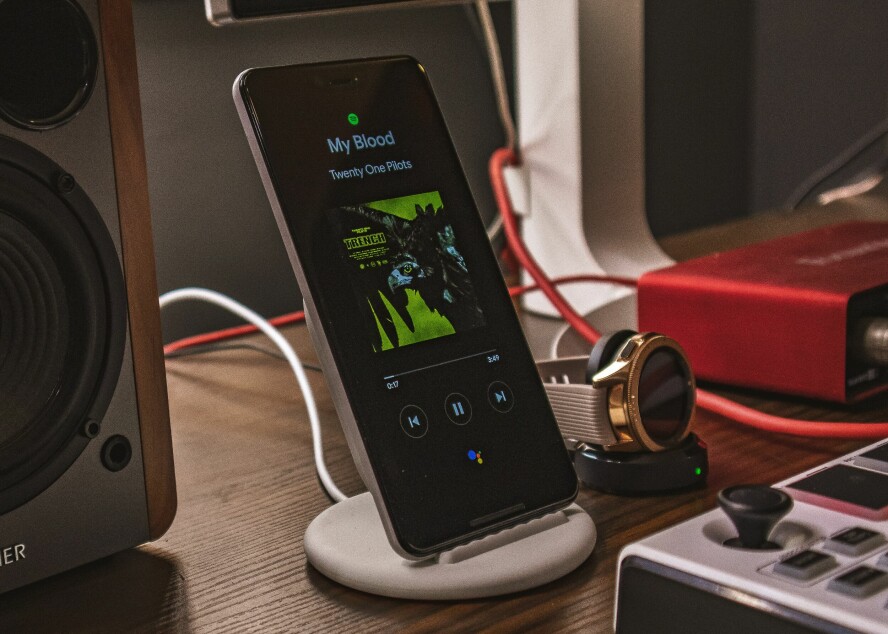 Android-apper bruker mye mindre strøm enn nettsider på samme telefon, viser forskning. 📸: Joshua Oluwagbemiga / Unsplash