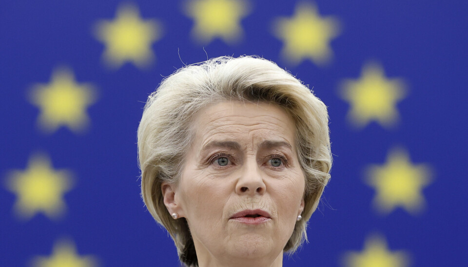 EU vil ha et globalt KI-panel for å sikre at teknologien utvikler seg «ansvarlig», opplyser Ursula von der Leyen. 📸: AP Photo/Jean-Francois Badias