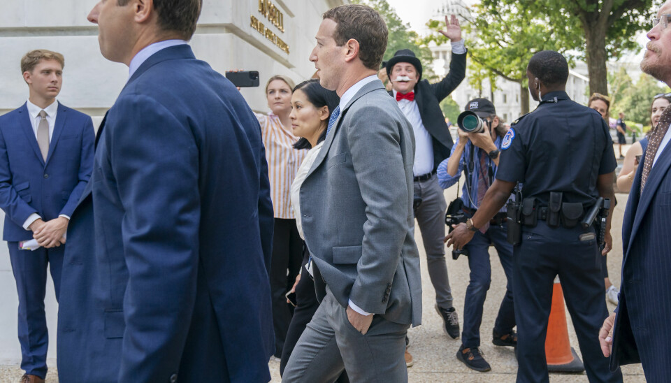 Meta-CEO Mark Zuckerberg på vei inn til Capitol Hill i Washington. 📸: AP Photo / Jacquelyn Martin / NTB