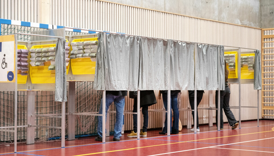 - Det viste seg at det oppstod en flaskehals som førte til treghet i overføringen av data fra hovedsystemet til systemet som håndterer formidling av valgresultater, sier Vetle Johansen i Valgdirektoratet til kode24.. 📸: Gorm Kallestad / NTB