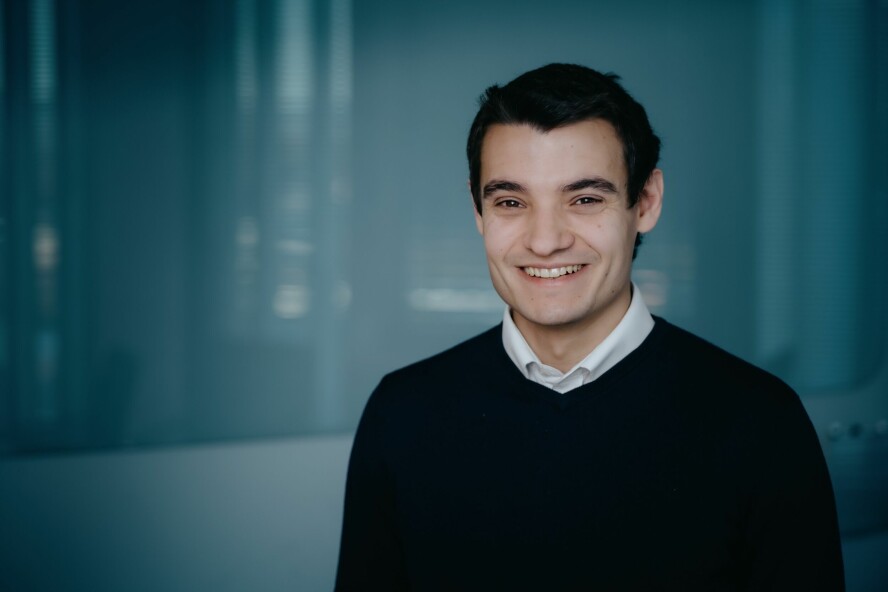 En bakdør gir en angriper mulighet til å samle informasjon om systemet, skanne nettverk, kjøre kommandoer og laste ned og opp filer, forklarer Chris Risvik. 📸: Mnemonic